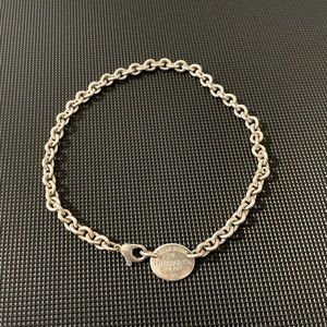 Tiffany and Co oval tag chocker necklace